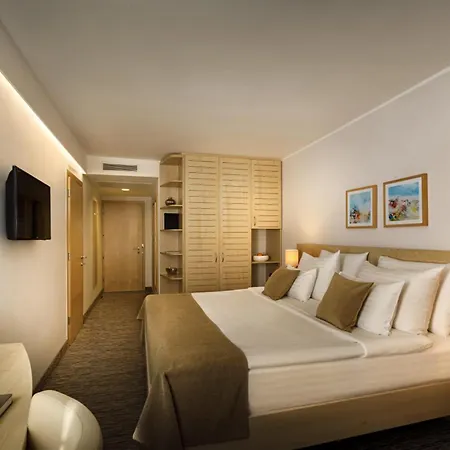 Valamar Parentino 4*