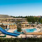 ホテル Valamar Parentino
